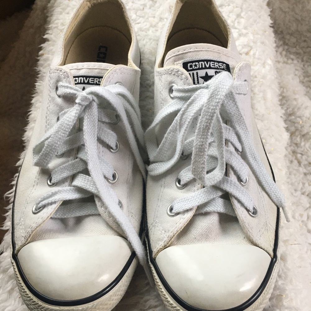 White low top converse